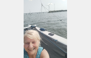 Nous avons passé le pont du Haringvliet. Jusqu'à 12 mètres, cela passe. Avec l'Astus 24, je compte 11m50 !