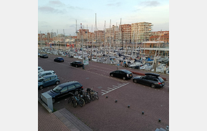 On est pas seuls. On verra demain matin comment sortir ...